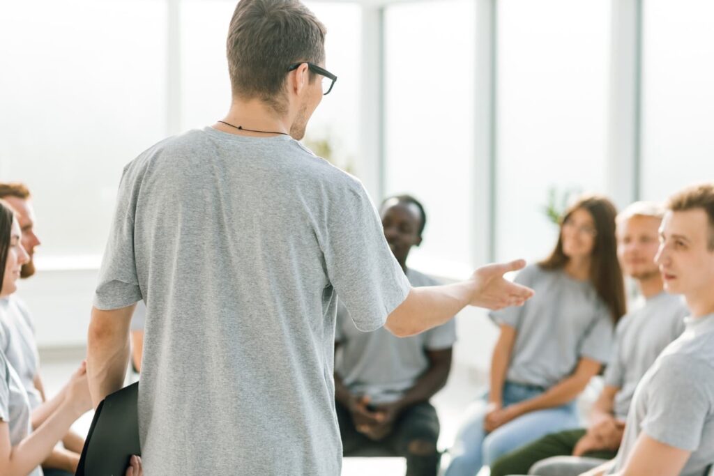 Arraigo Socioformativo en España: Nuevos cursos en septiembre y octubre para conseguir residencia y trabajo. 1 arraigo socioformativo